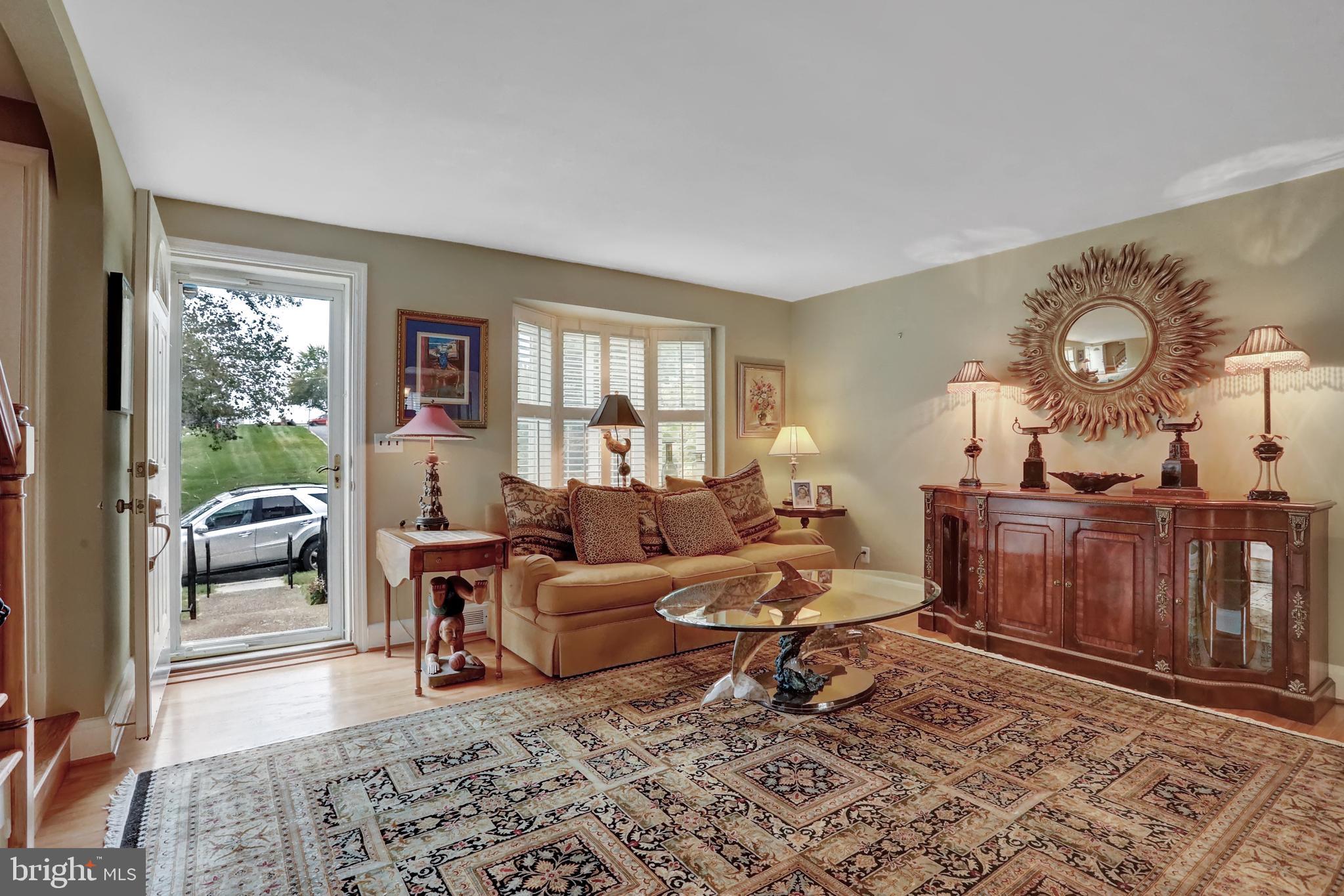 414 Overbrook Road Baltimore, MD 21212 - Photo 3 of 29 Looking ou the front door