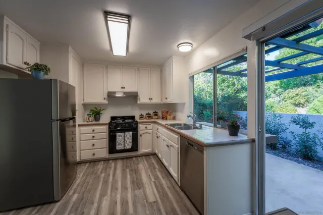 $555,000 | 12780 Avenida La Valencia, Unit 163, San Diego, CA 92128