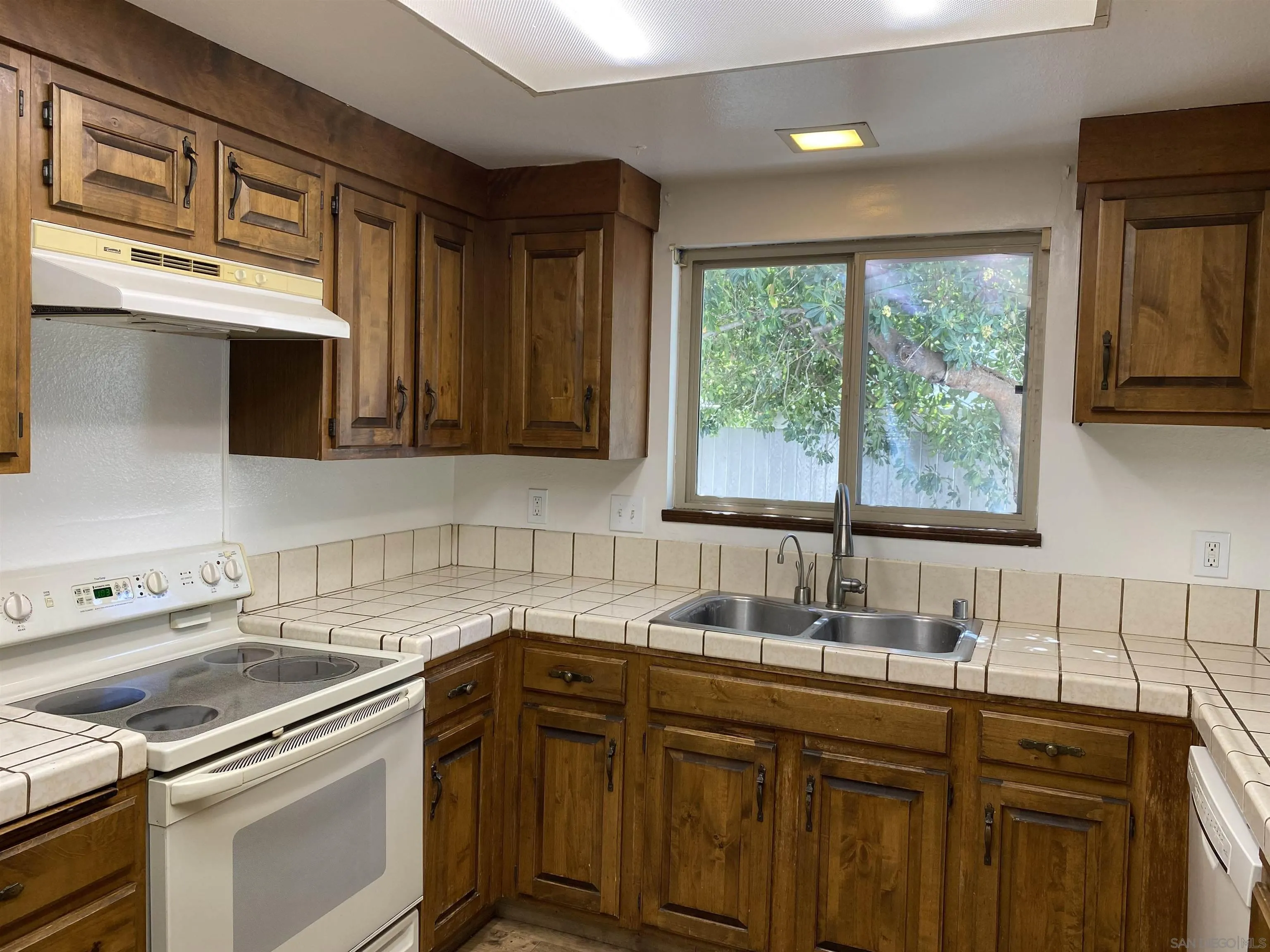 10828 Charing Cross Road Spring Valley, CA 91978 - Photo 49 of 56 Gallery Image 49