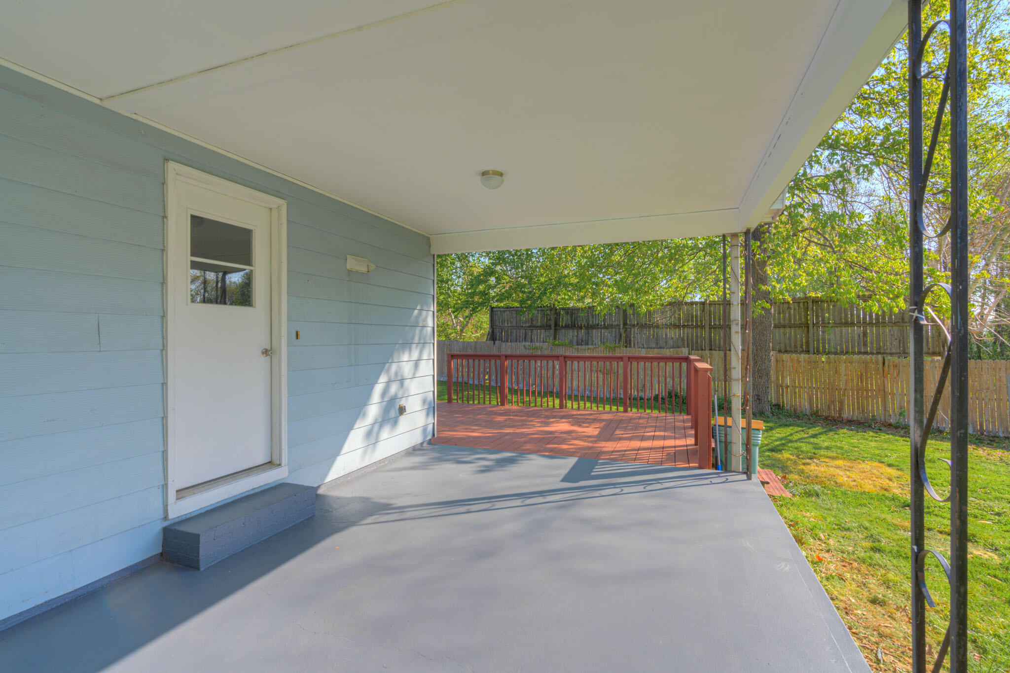 5216 Colonial Drive Dublin, VA 24084 - Photo 28 of 31 a view of livingroom with furniture