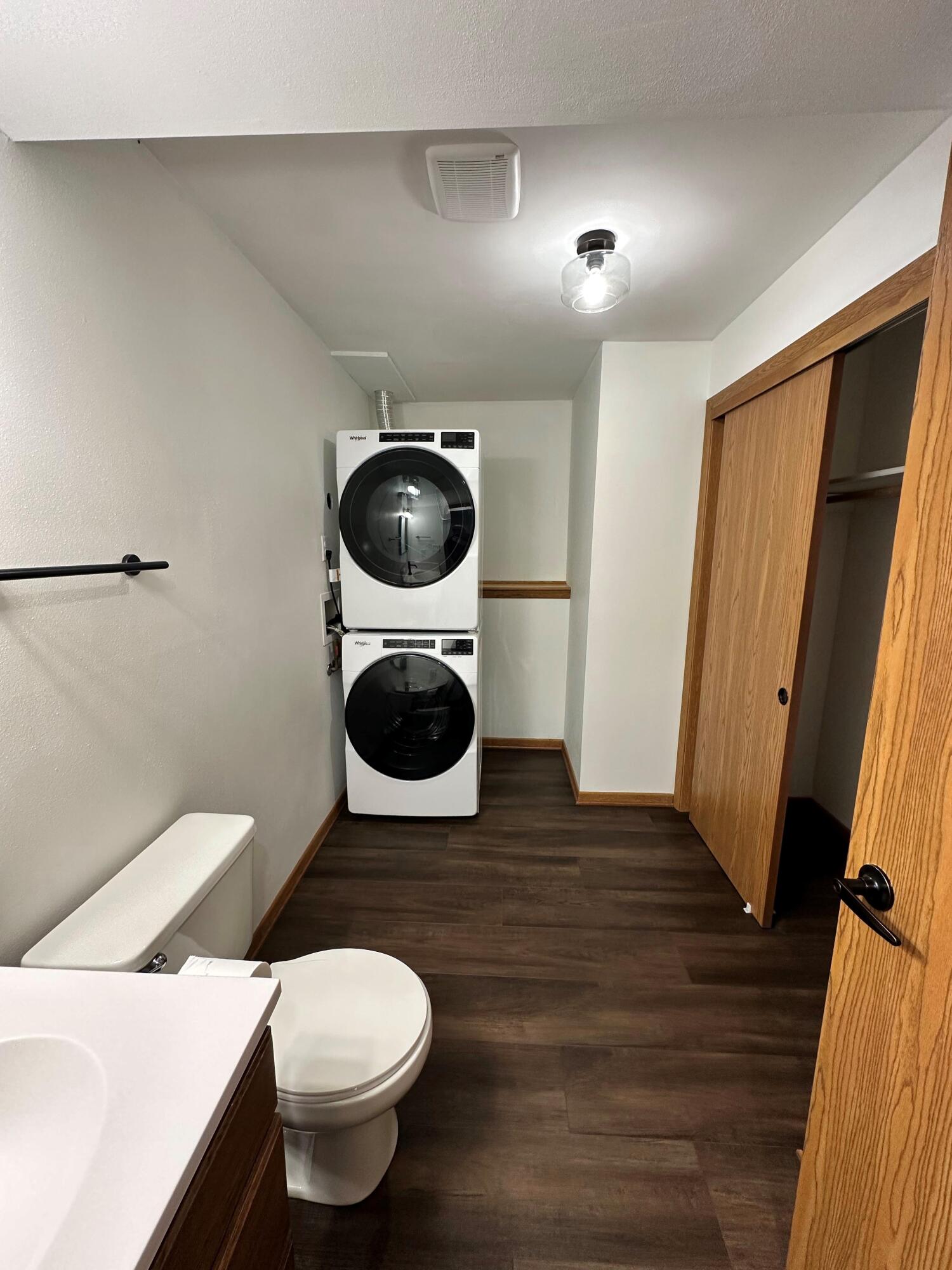 622 Lous Way Slinger, WI 53086 - Photo 18 of 29 Robert McCaigue - 622 - 2nd Ba + Laundry