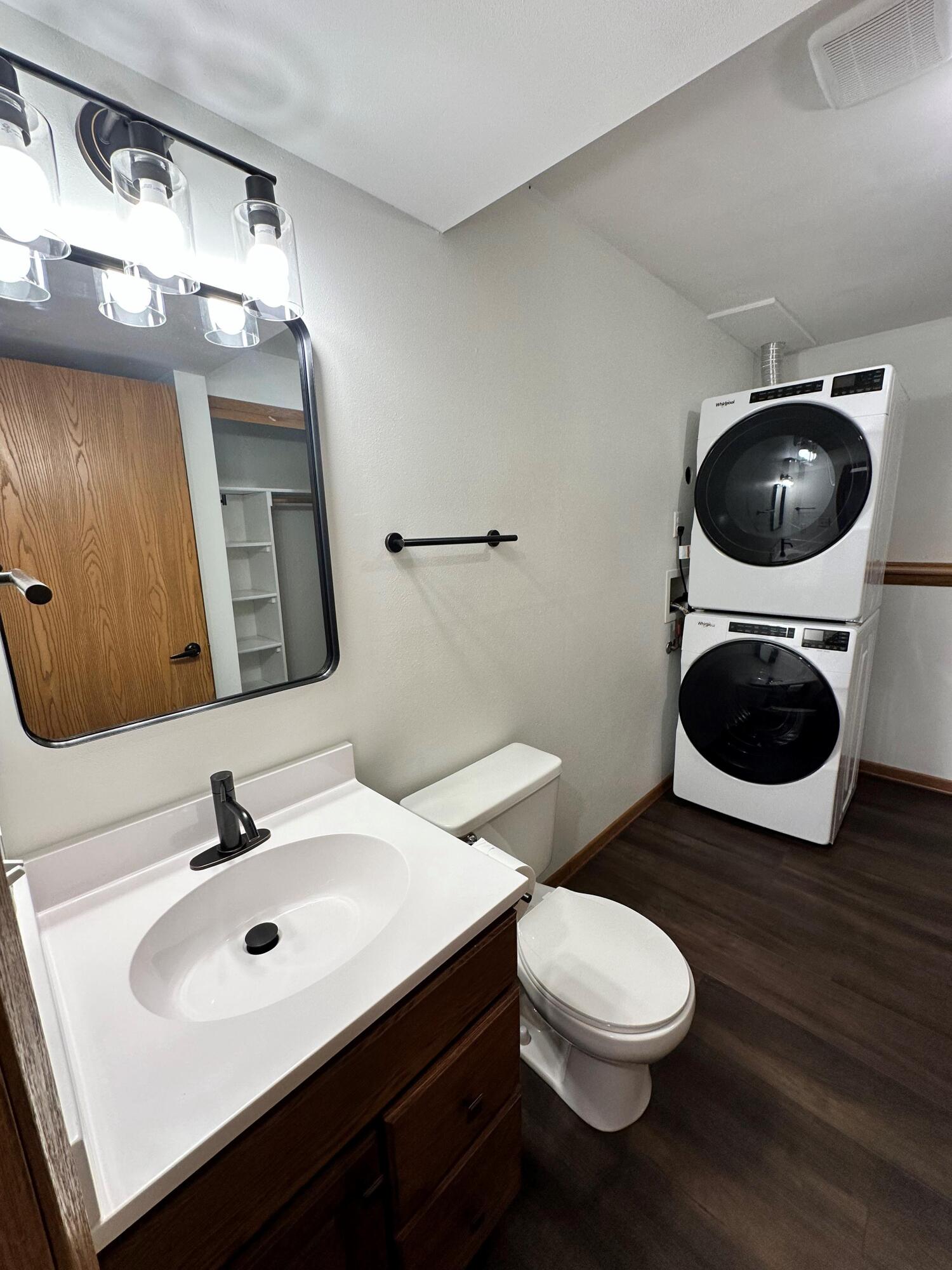 622 Lous Way Slinger, WI 53086 - Photo 19 of 29 Robert McCaigue - 622 - 2nd Ba + Laundry