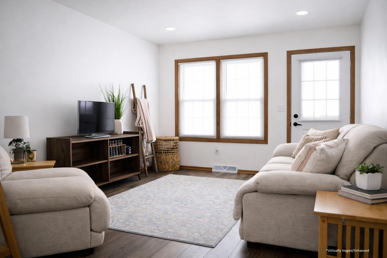 622 Lous Way Slinger, WI 53086 - Photo 20 of 29 Robert McCaigue - 1011 Living Room - VS