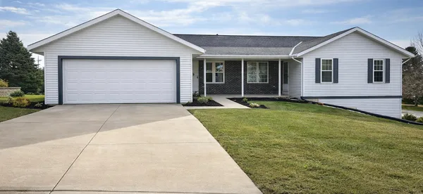 $749,000 | 622 Lous Way, Slinger, WI 53086