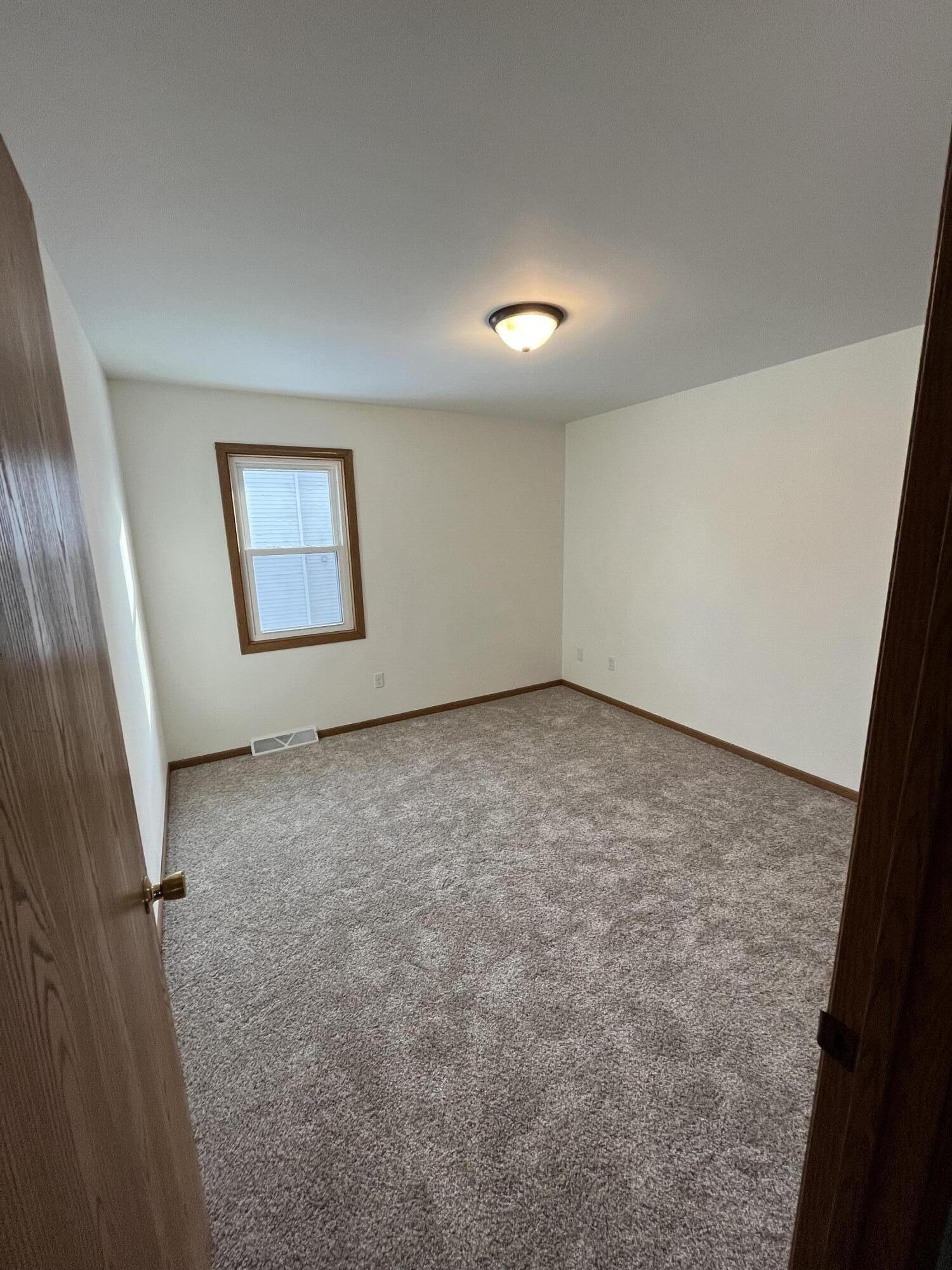 622 Lous Way Slinger, WI 53086 - Photo 21 of 29 Robert McCaigue - 1011 - BR 2 unstaged