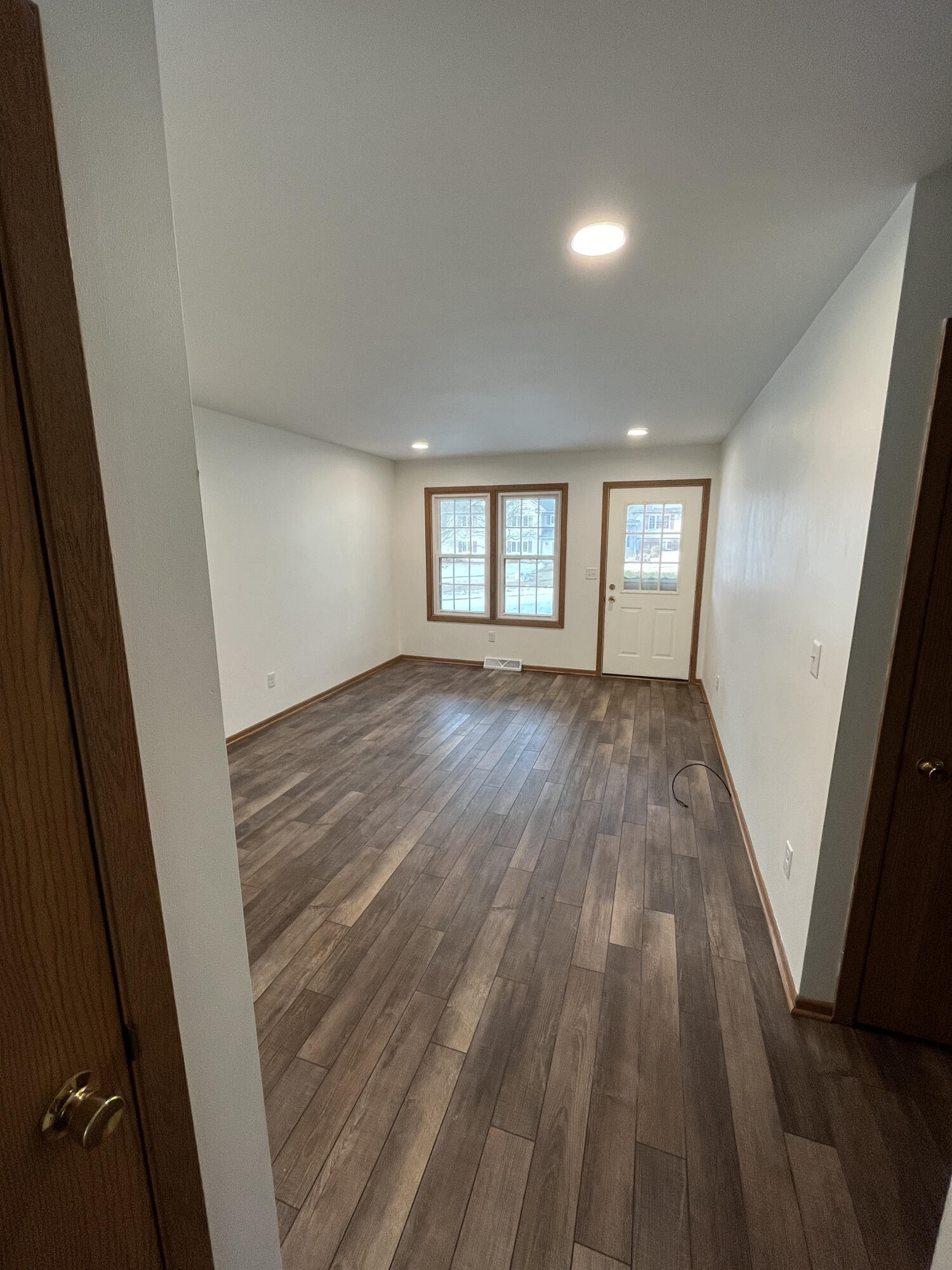 622 Lous Way Slinger, WI 53086 - Photo 24 of 29 Robert McCaigue - 1011 - Living Room 2