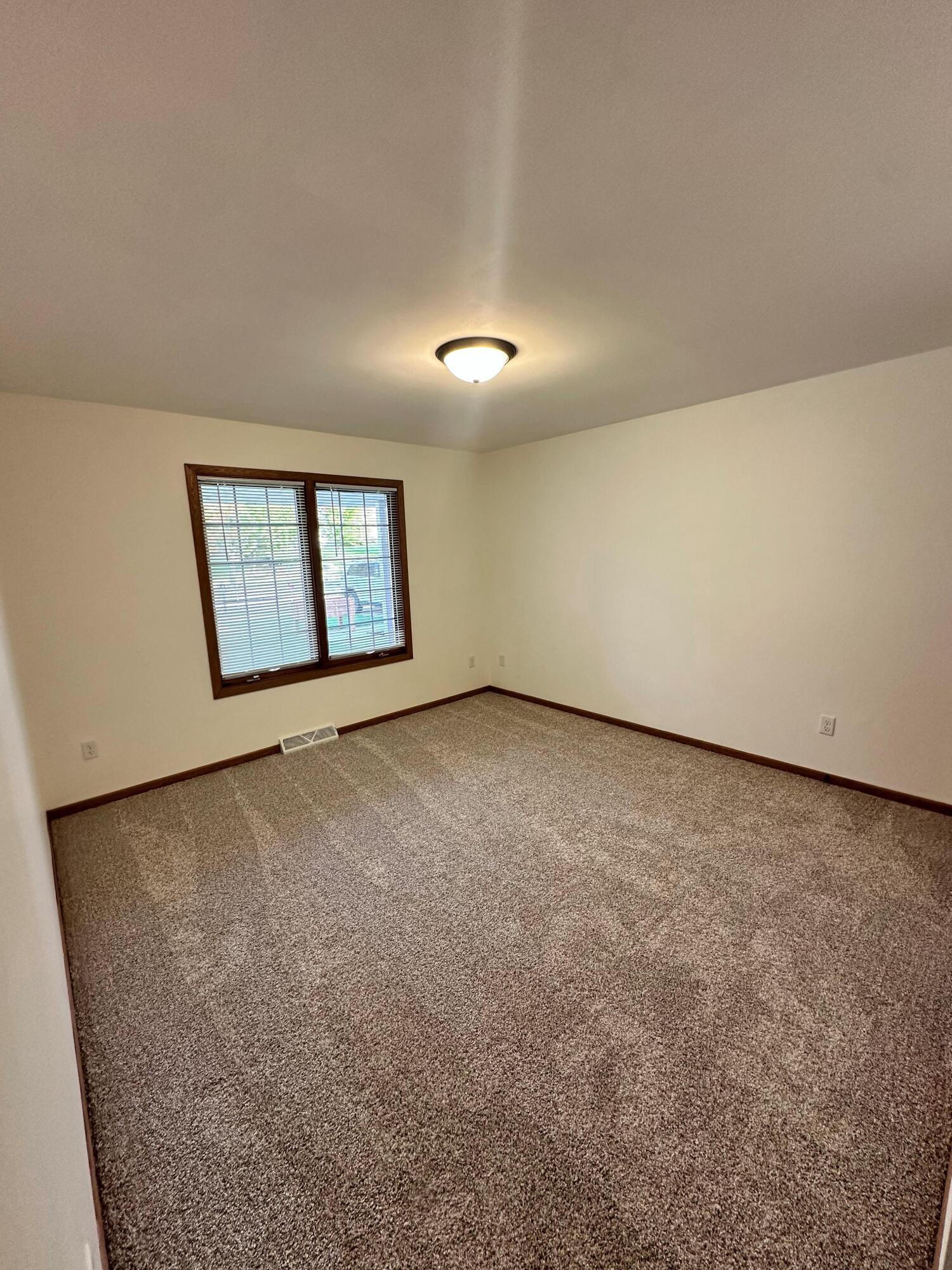 622 Lous Way Slinger, WI 53086 - Photo 8 of 29 Robert McCaigue - 622 - BR 2