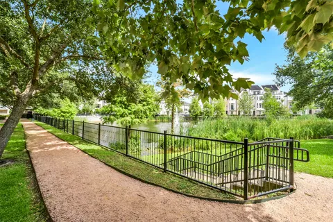 $499,000 | 2058 Fannin Station North, Houston, TX 77045