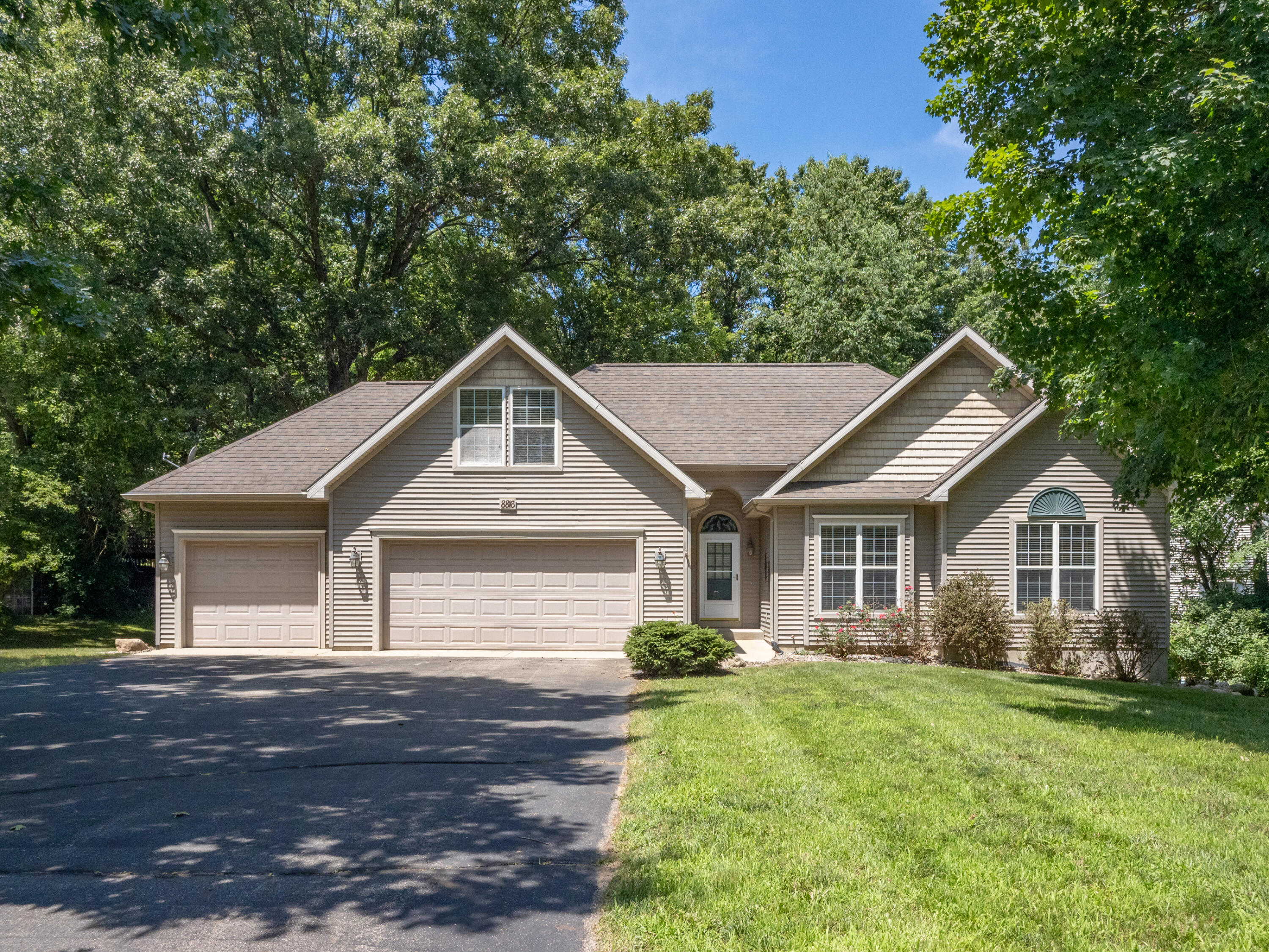 8816 Hathaway Road Kalamazoo, MI 49009 - Photo 2 of 26 8816 Hathaway-thumbnail 3a