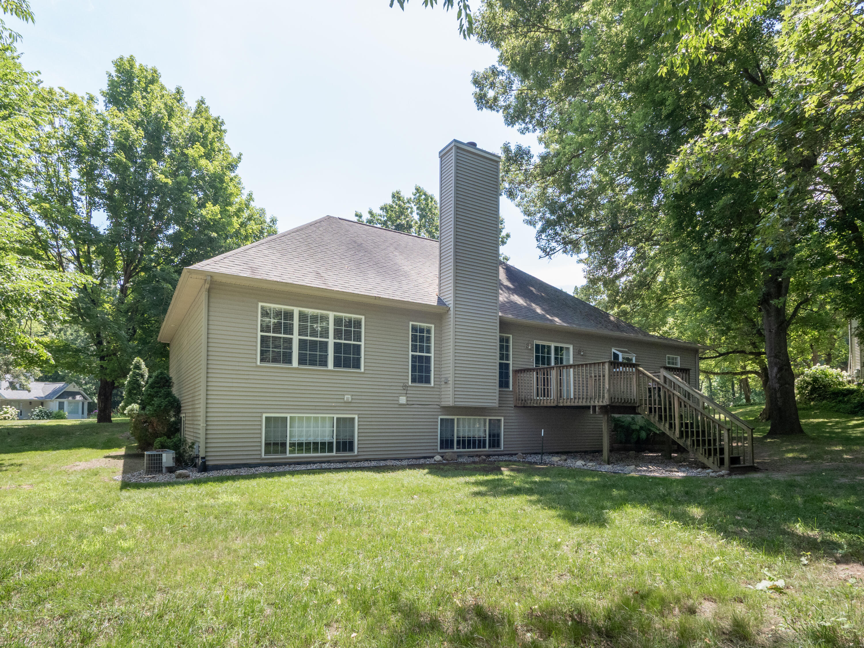 8816 Hathaway Road Kalamazoo, MI 49009 - Photo 3 of 26 8816 Hathaway-130