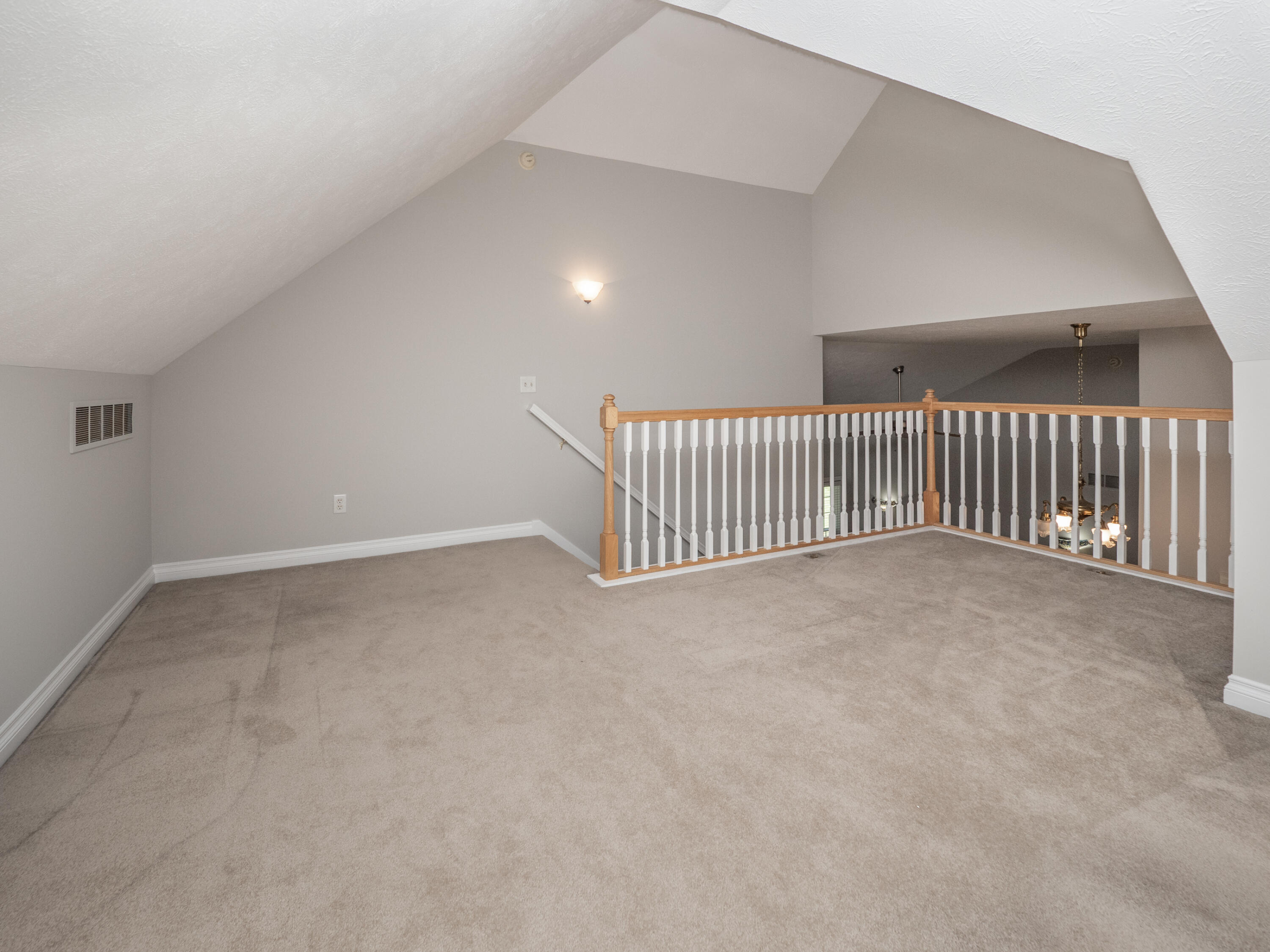 8816 Hathaway Road Kalamazoo, MI 49009 - Photo 8 of 26 8816 Hathaway-loft 2