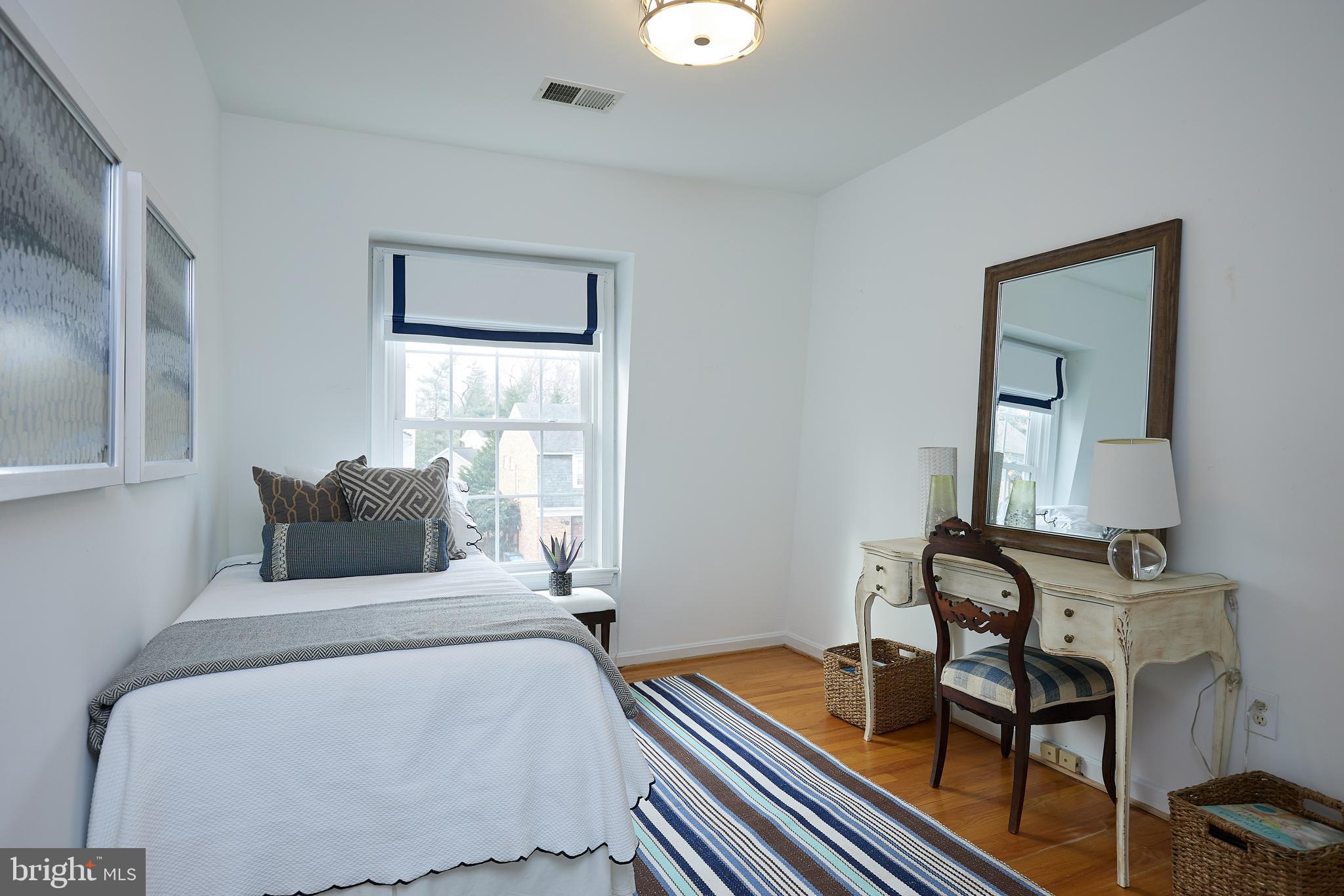 1121 Randolph Road McLean, VA 22101 - Photo 14 of 20 2nd Bedroom