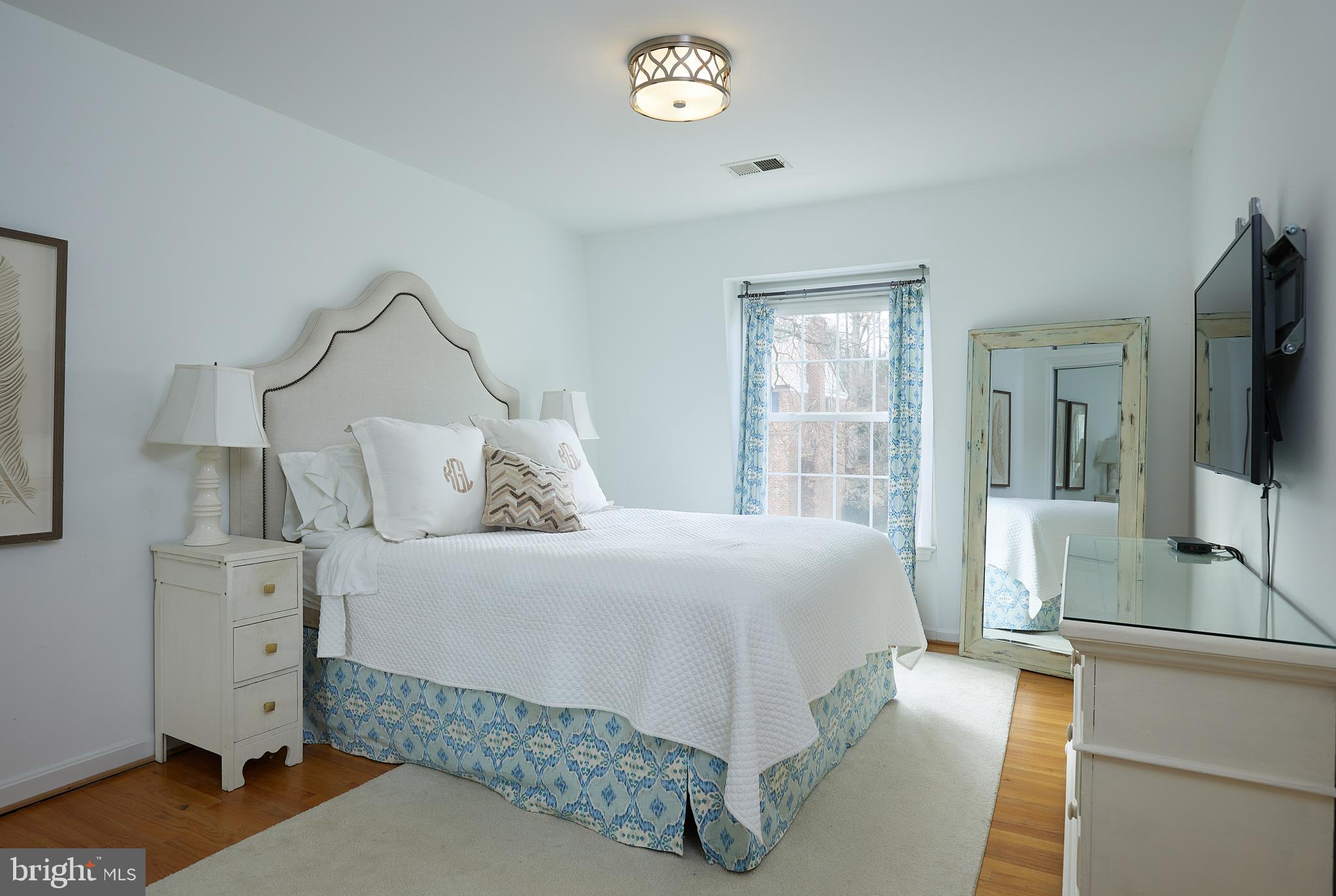 1121 Randolph Road McLean, VA 22101 - Photo 16 of 20 3rd Bedroom