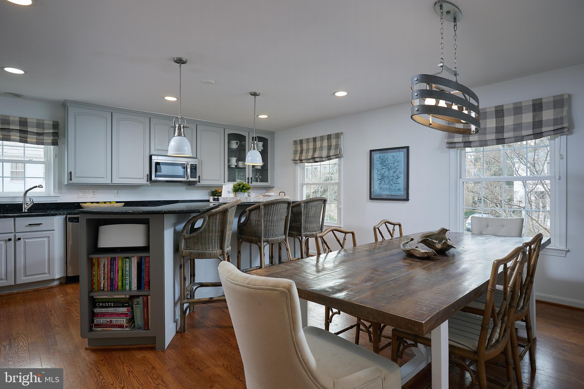 1121 Randolph Road McLean, VA 22101 - Photo 8 of 20 Updated Eat in Kitchen with Island + Dining