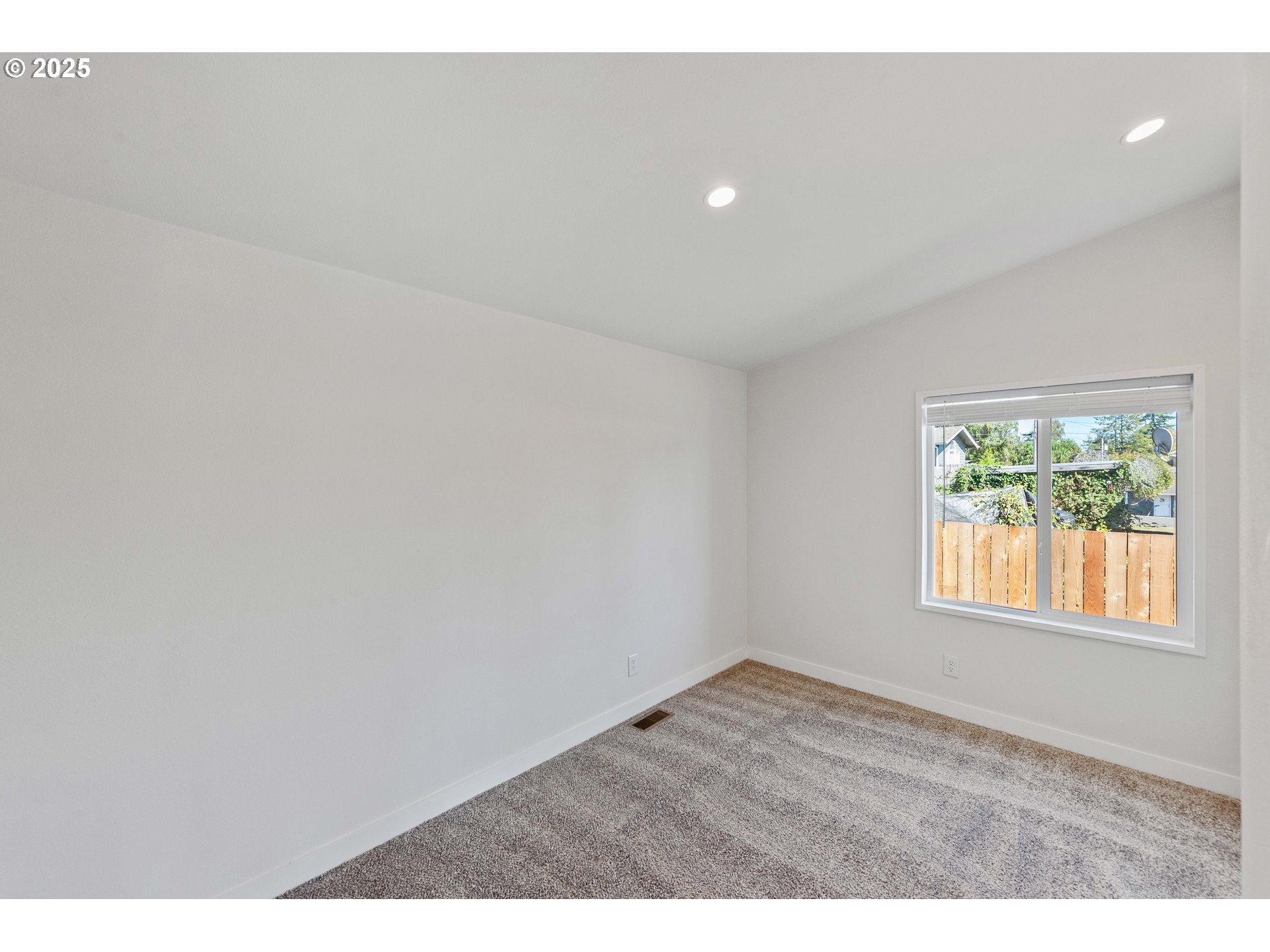 2780 34th Street Coos Bay, OR 97420 - Photo 19 of 31