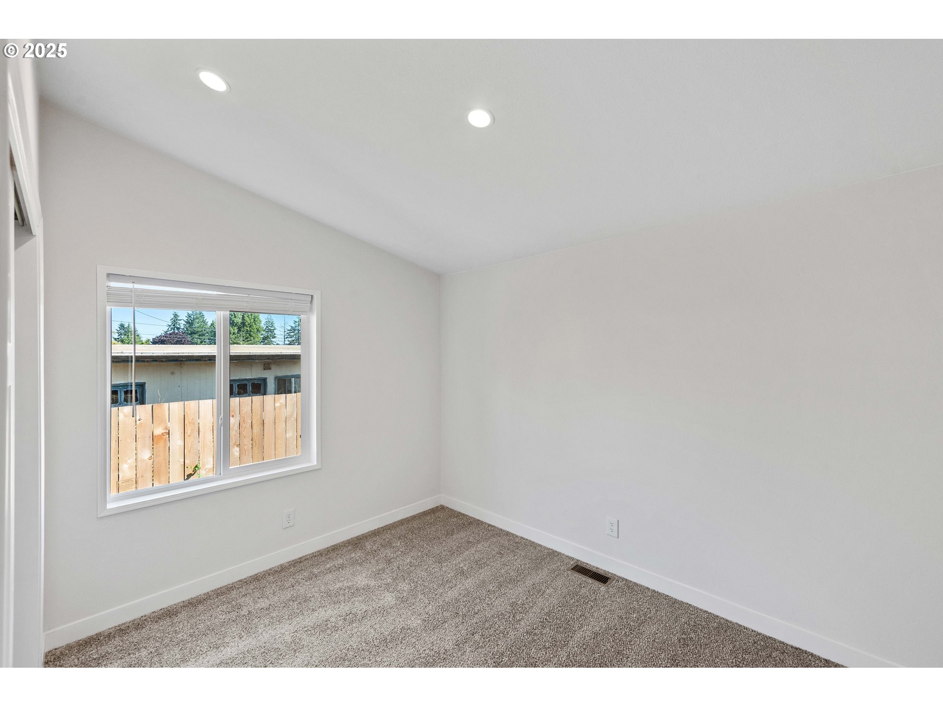 2780 34th Street Coos Bay, OR 97420 - Photo 23 of 31