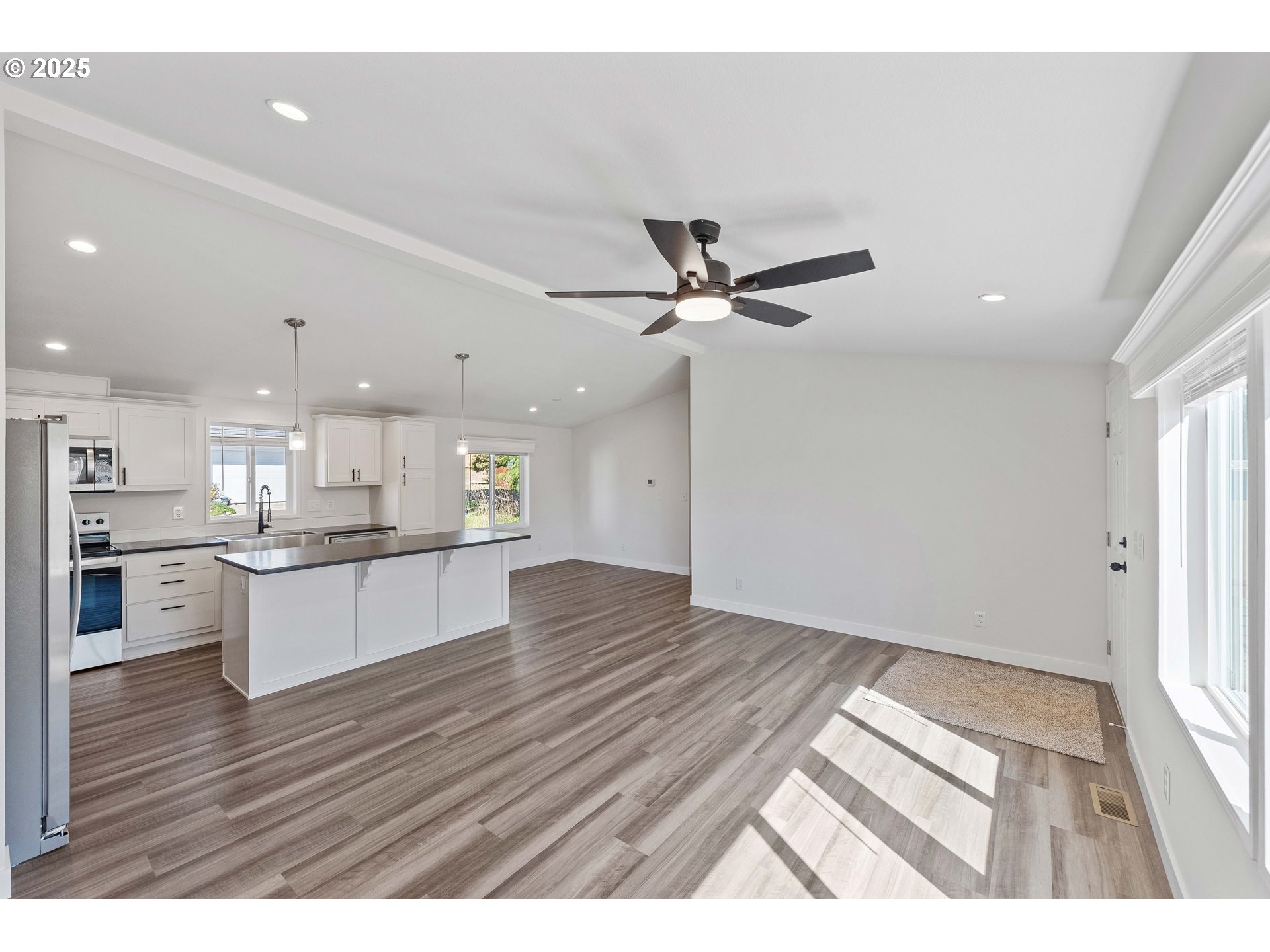 2780 34th Street Coos Bay, OR 97420 - Photo 4 of 31