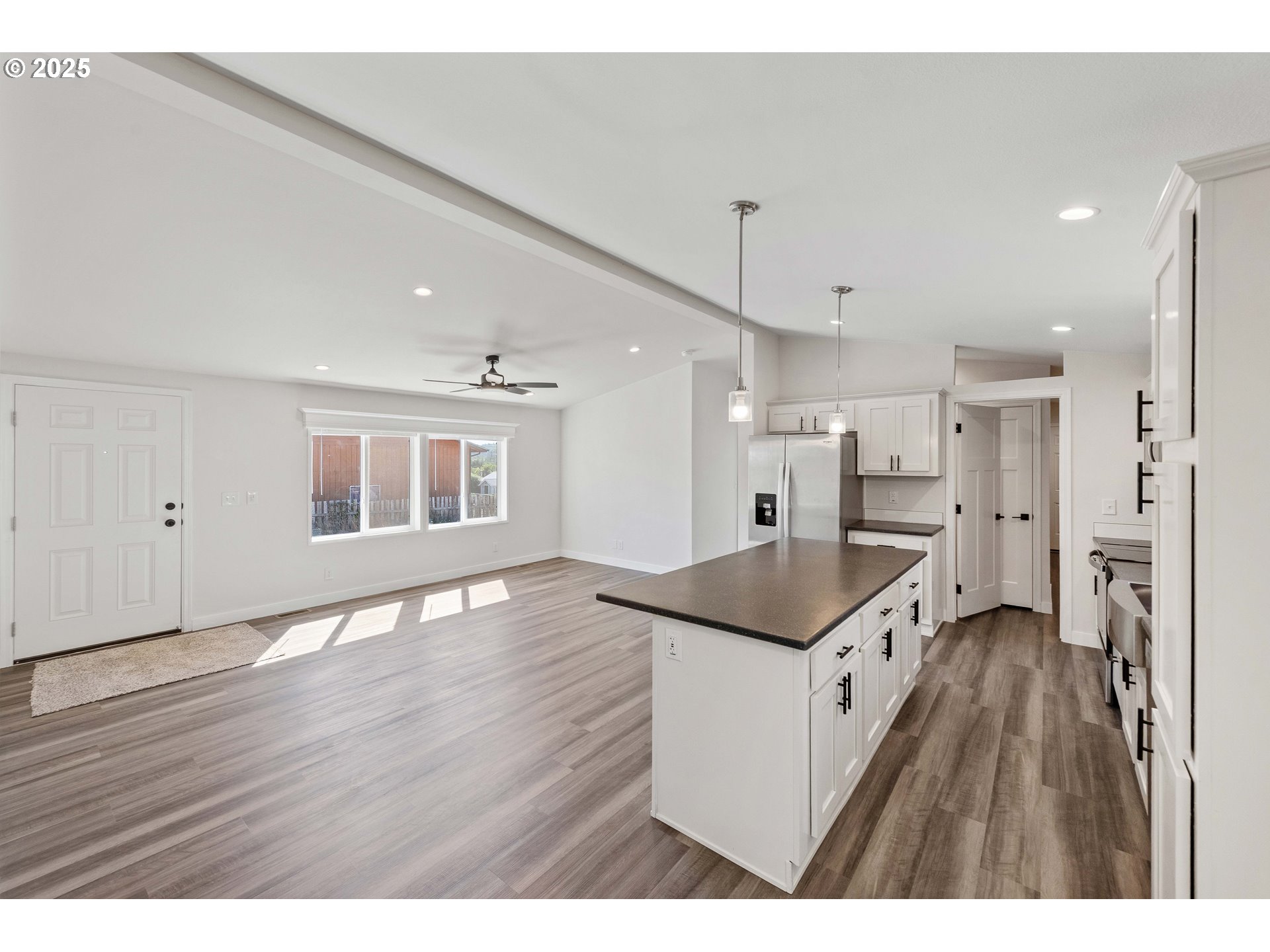 2780 34th Street Coos Bay, OR 97420 - Photo 5 of 31