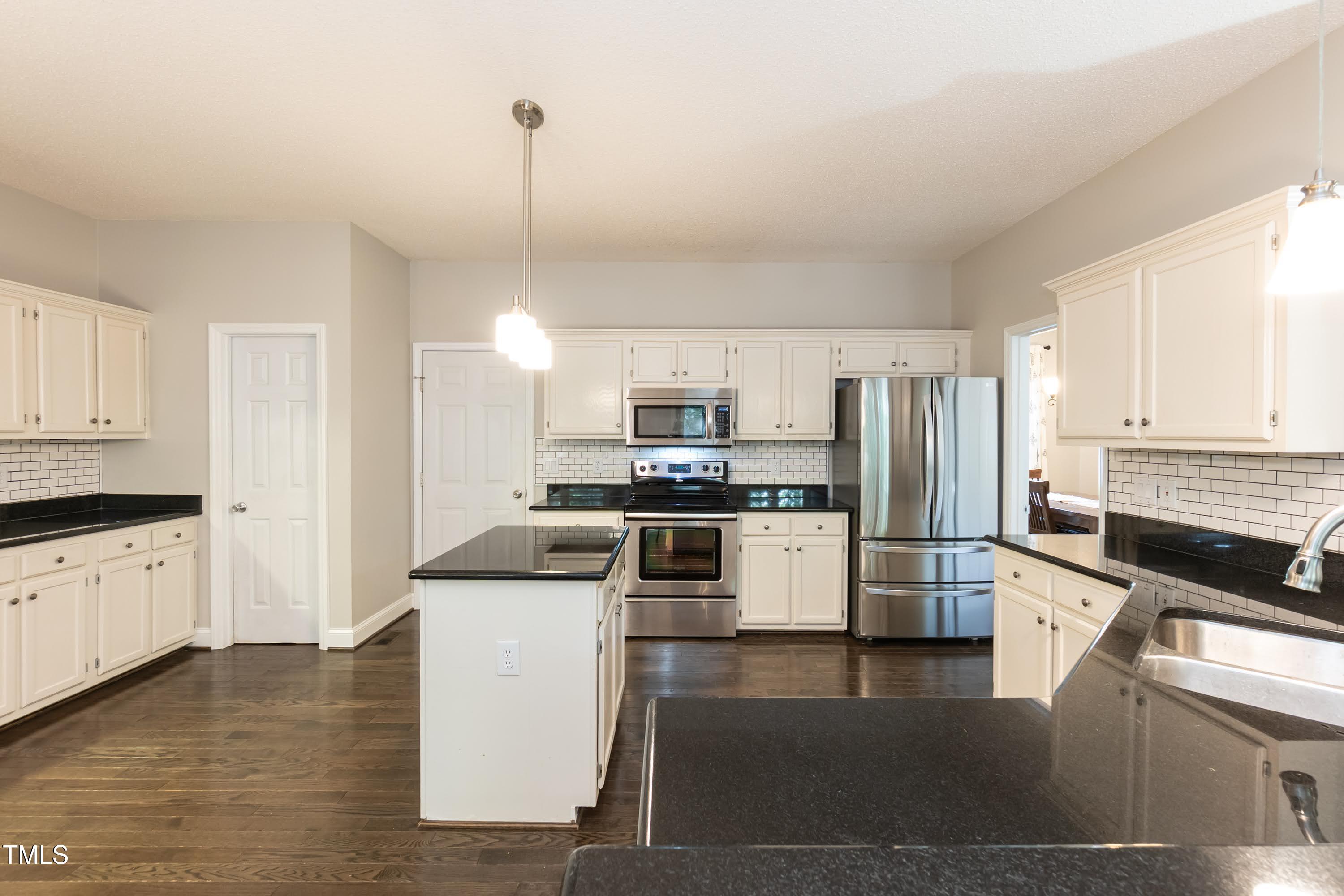 5609 Barham Court Raleigh, NC 27613 - Photo 9 of 40 Kitchen 01