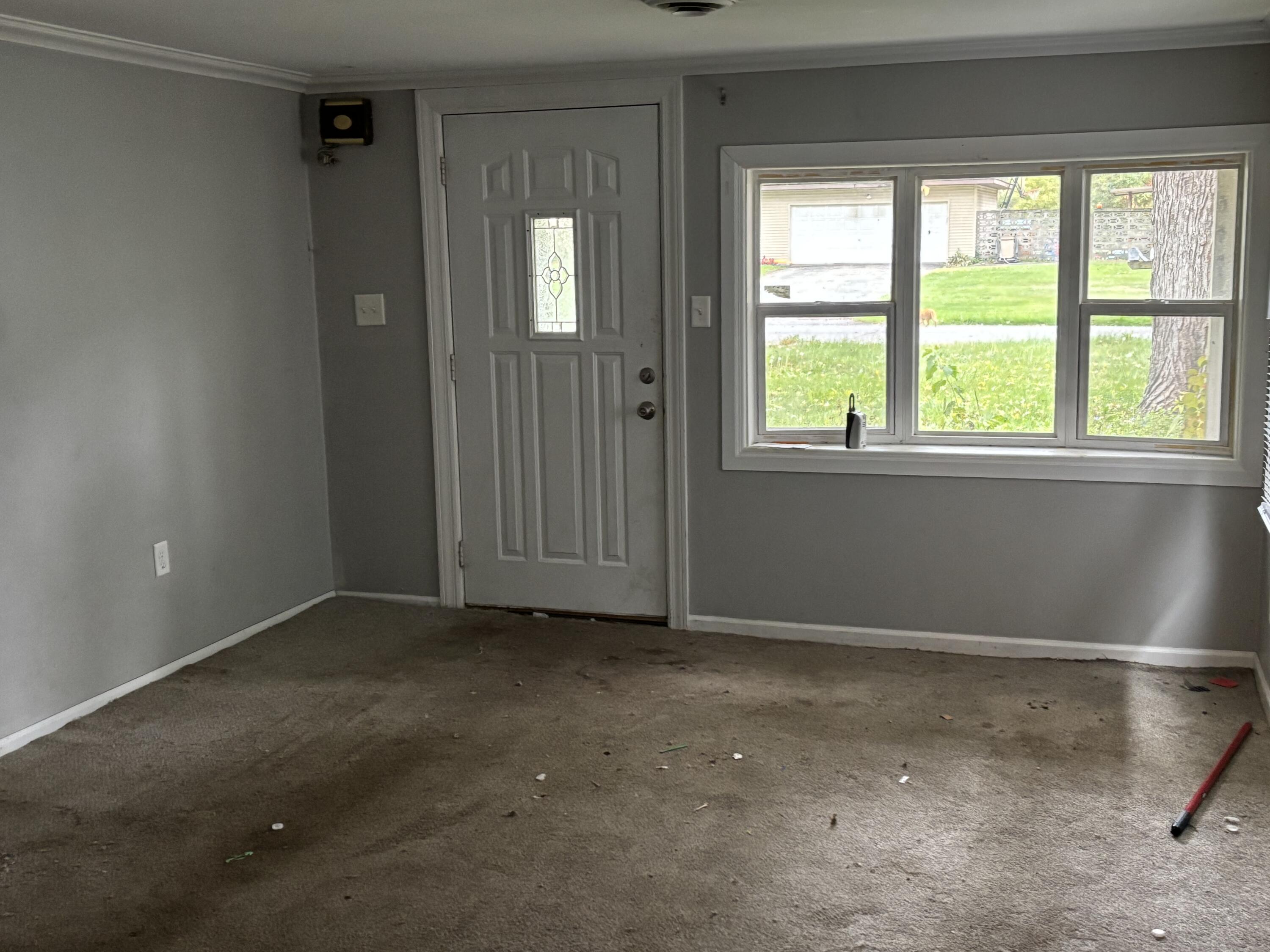 3512 West 48th Court Gary, IN 46408 - Photo 4 of 16 an empty room with windows