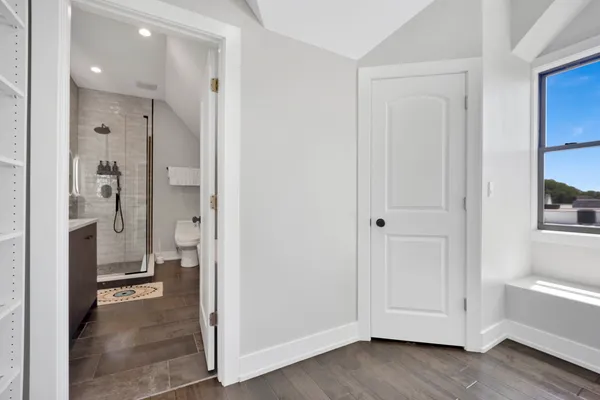 $549,000 | 3330 South Indiana Avenue, Unit 2S, Chicago, IL 60616