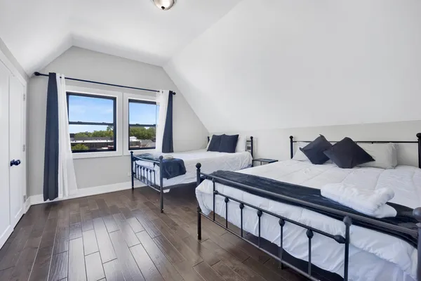 $549,000 | 3330 South Indiana Avenue, Unit 2S, Chicago, IL 60616