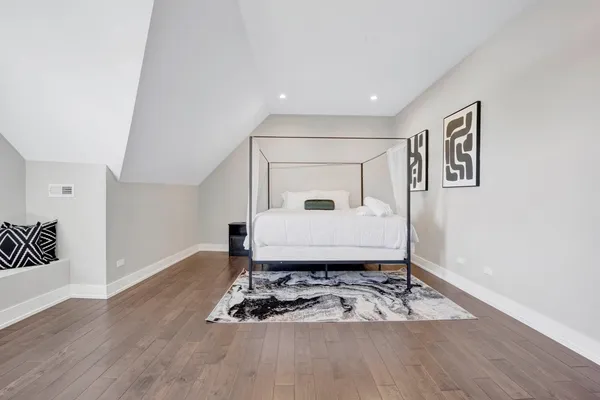 $549,000 | 3330 South Indiana Avenue, Unit 2S, Chicago, IL 60616