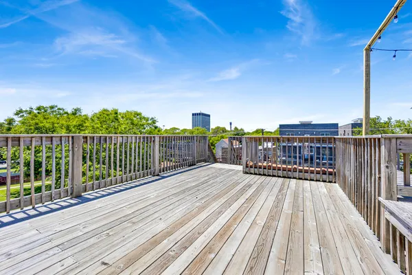 $549,000 | 3330 South Indiana Avenue, Unit 2S, Chicago, IL 60616