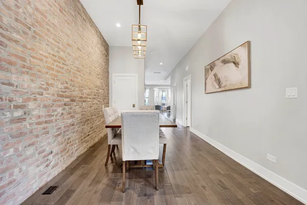 $549,000 | 3330 South Indiana Avenue, Unit 2S, Chicago, IL 60616
