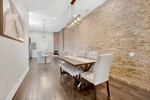 $549,000 | 3330 South Indiana Avenue, Unit 2S, Chicago, IL 60616