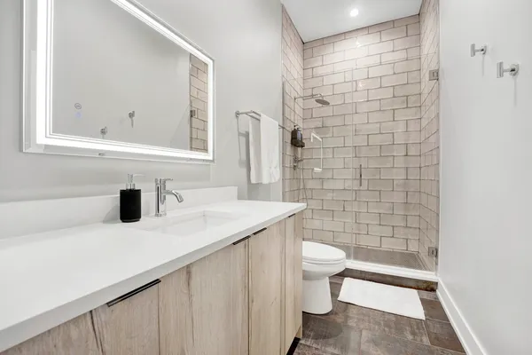 $549,000 | 3330 South Indiana Avenue, Unit 2S, Chicago, IL 60616