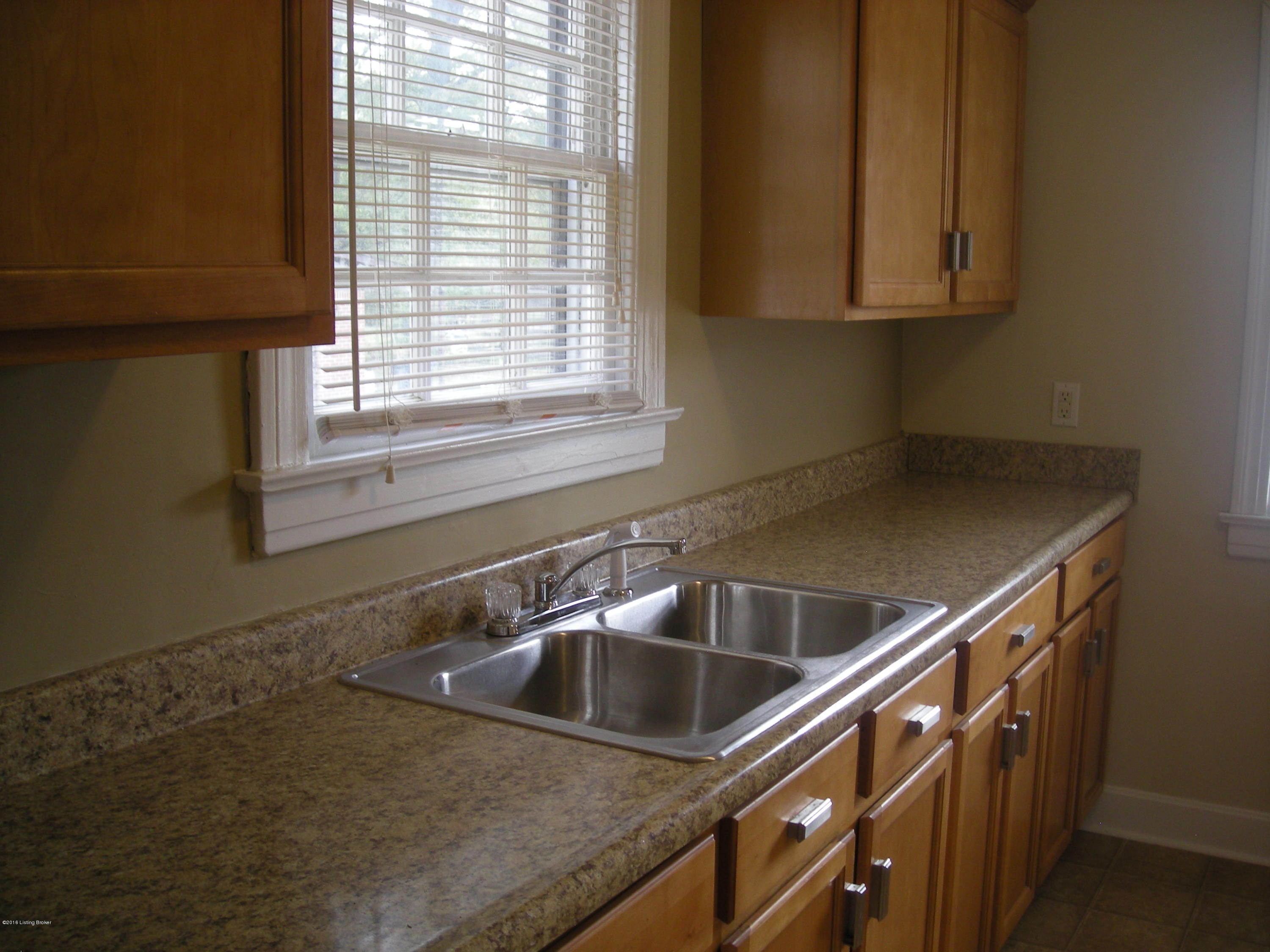 3213 Wessel Road Louisville, KY 40216 - Photo 13 of 33 Kitchen