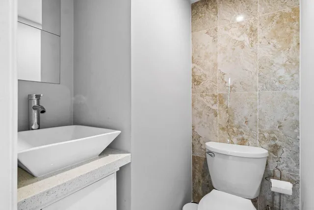 $525,000 | 180 Yacht Club Way, Unit 102, Hypoluxo, FL 33462