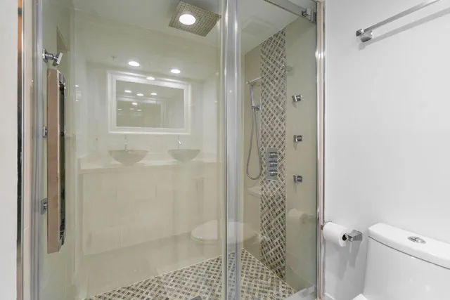 $525,000 | 180 Yacht Club Way, Unit 102, Hypoluxo, FL 33462