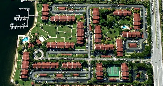 $525,000 | 180 Yacht Club Way, Unit 102, Hypoluxo, FL 33462