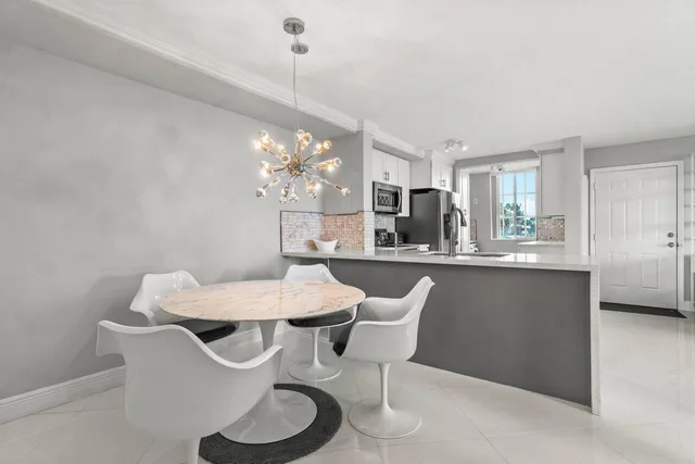 $525,000 | 180 Yacht Club Way, Unit 102, Hypoluxo, FL 33462