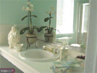 97 Tulip Road Southampton, PA 18966 - Photo 4 of 5 Gallery Image 4