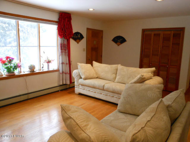 139 Spencer Road Dingmans Ferry, PA 18328 - Photo 6 of 19 Gallery Image 6