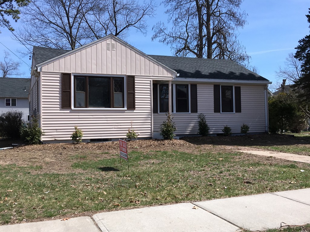 81 Slater Avenue Springfield, MA 01119 - Photo 1 of 20 Gallery Image 1
