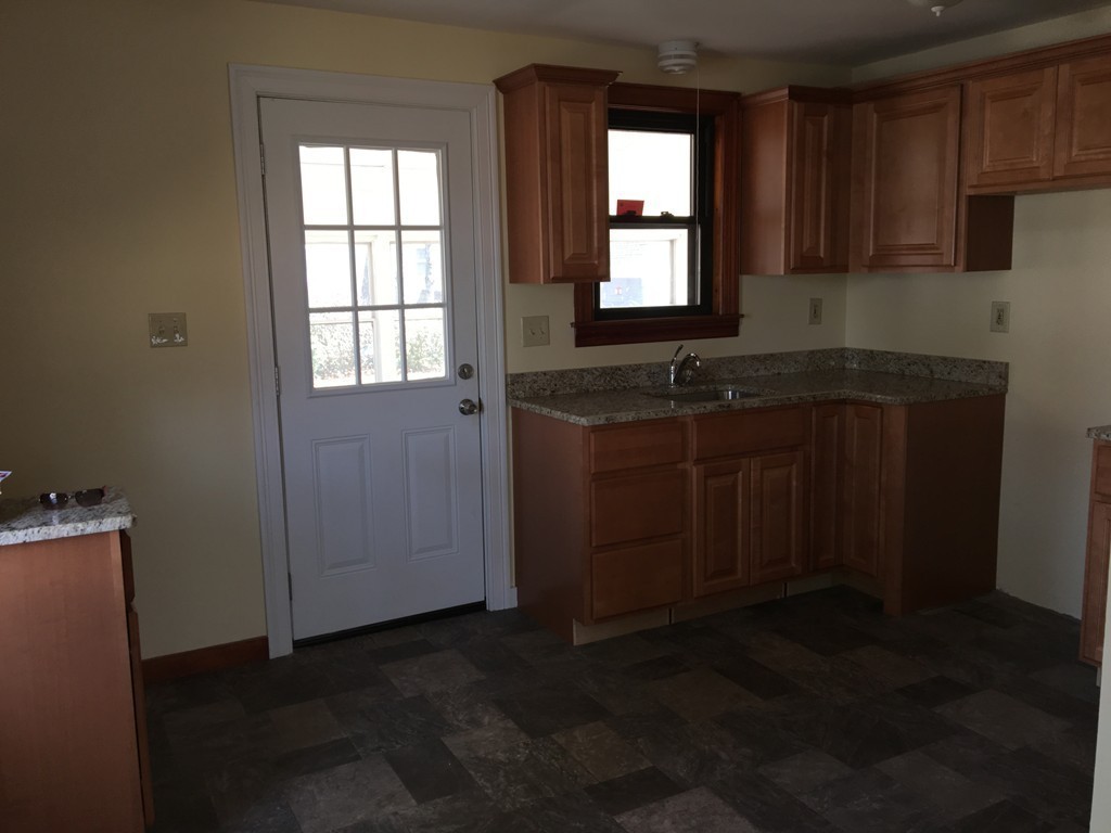 81 Slater Avenue Springfield, MA 01119 - Photo 3 of 20 Gallery Image 3