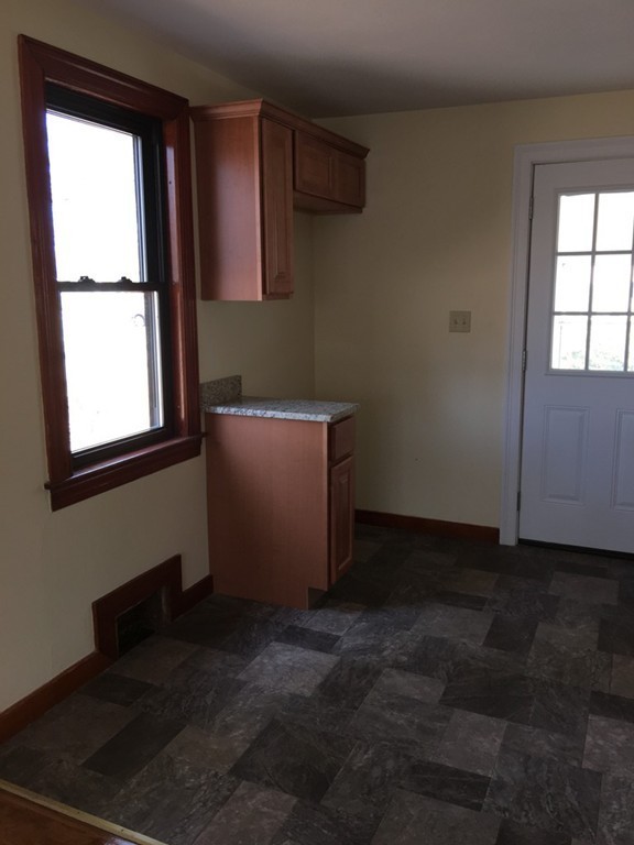 81 Slater Avenue Springfield, MA 01119 - Photo 4 of 20 Gallery Image 4