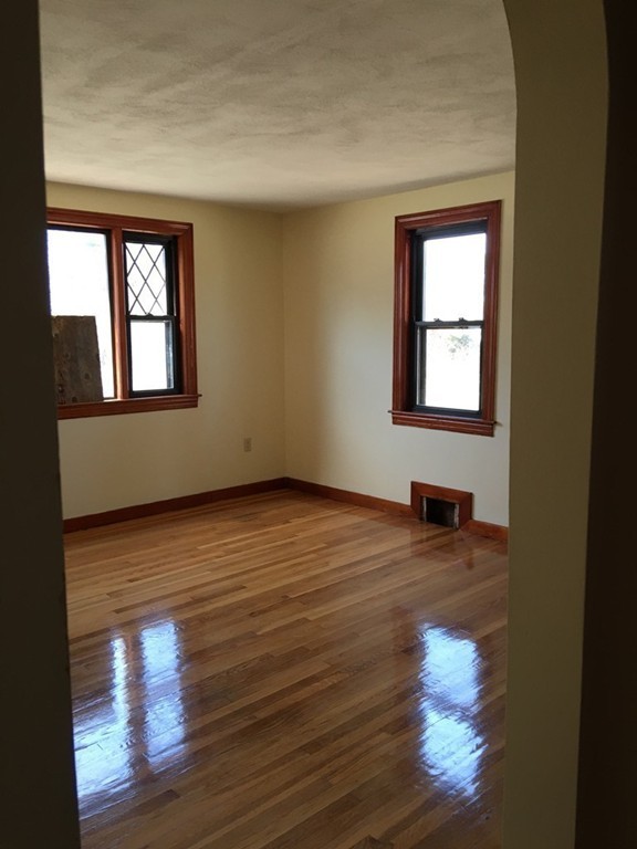 81 Slater Avenue Springfield, MA 01119 - Photo 6 of 20 Gallery Image 6
