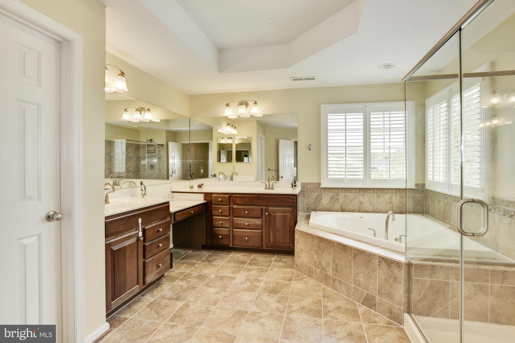 6909 Granite Ridge Court Baltimore, MD 21209 - Photo 14 of 30 Bath (Master)