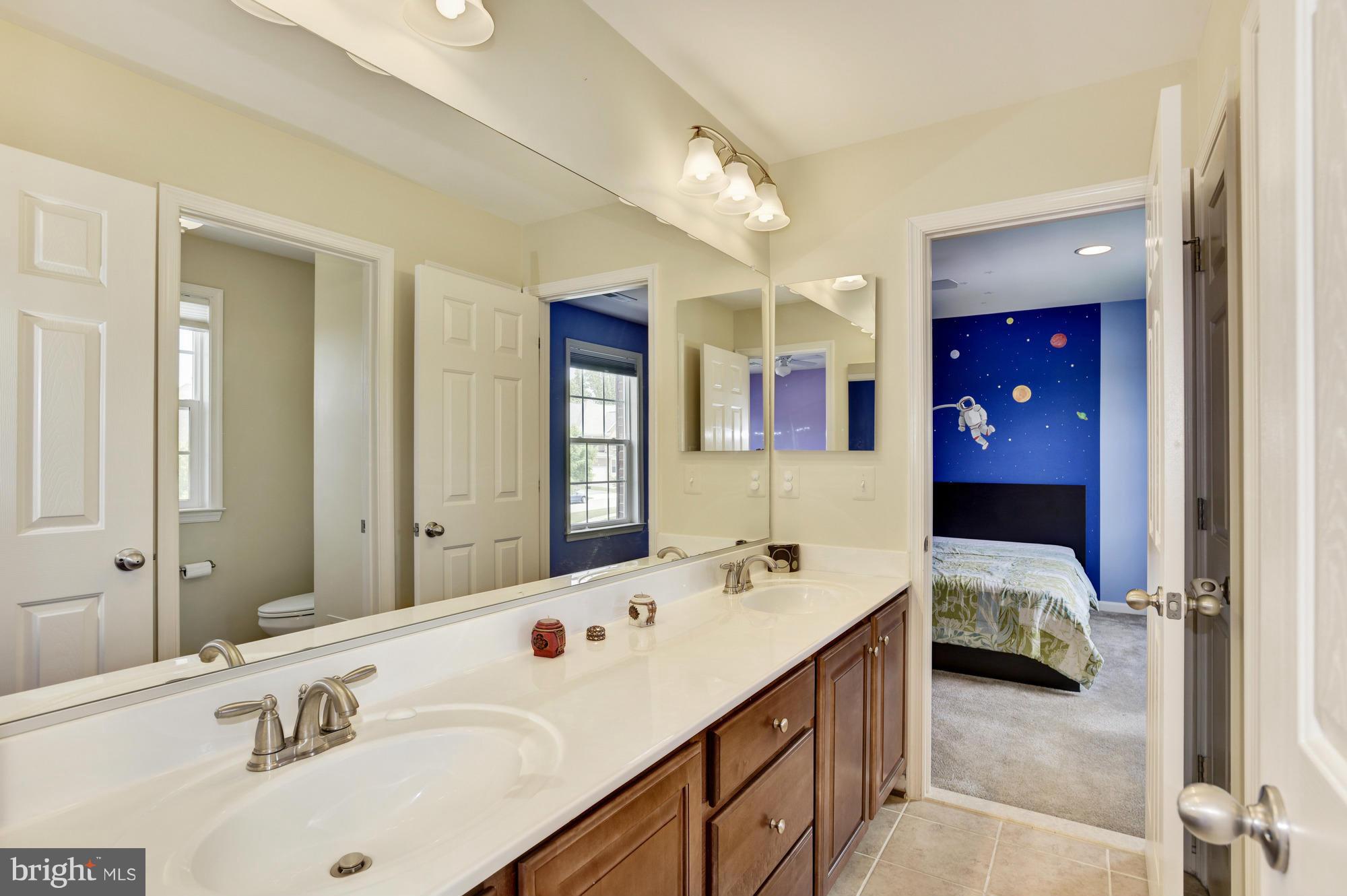 6909 Granite Ridge Court Baltimore, MD 21209 - Photo 19 of 30 Dual Entry Full Bath