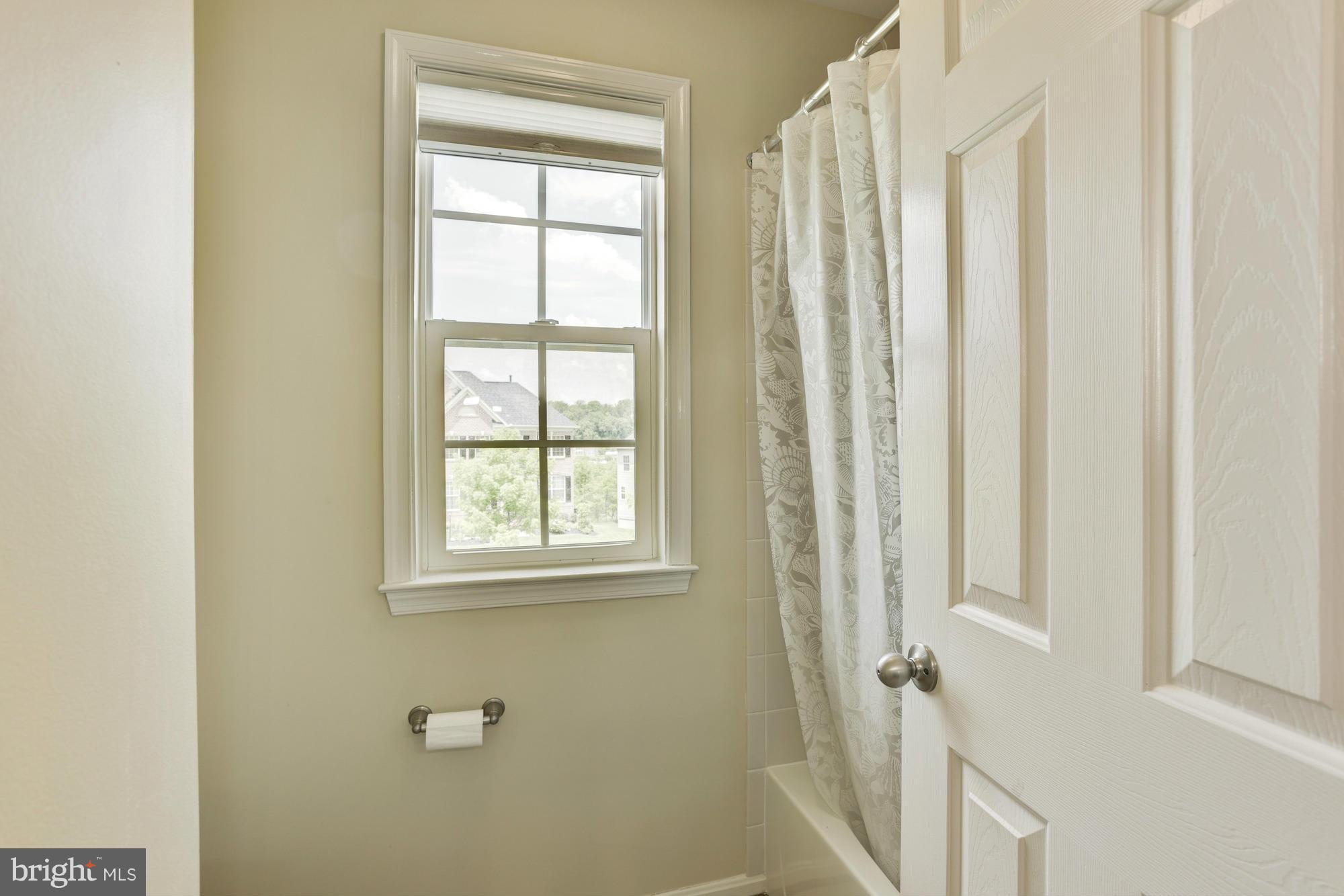 6909 Granite Ridge Court Baltimore, MD 21209 - Photo 20 of 30 Dual Entry Full Bath