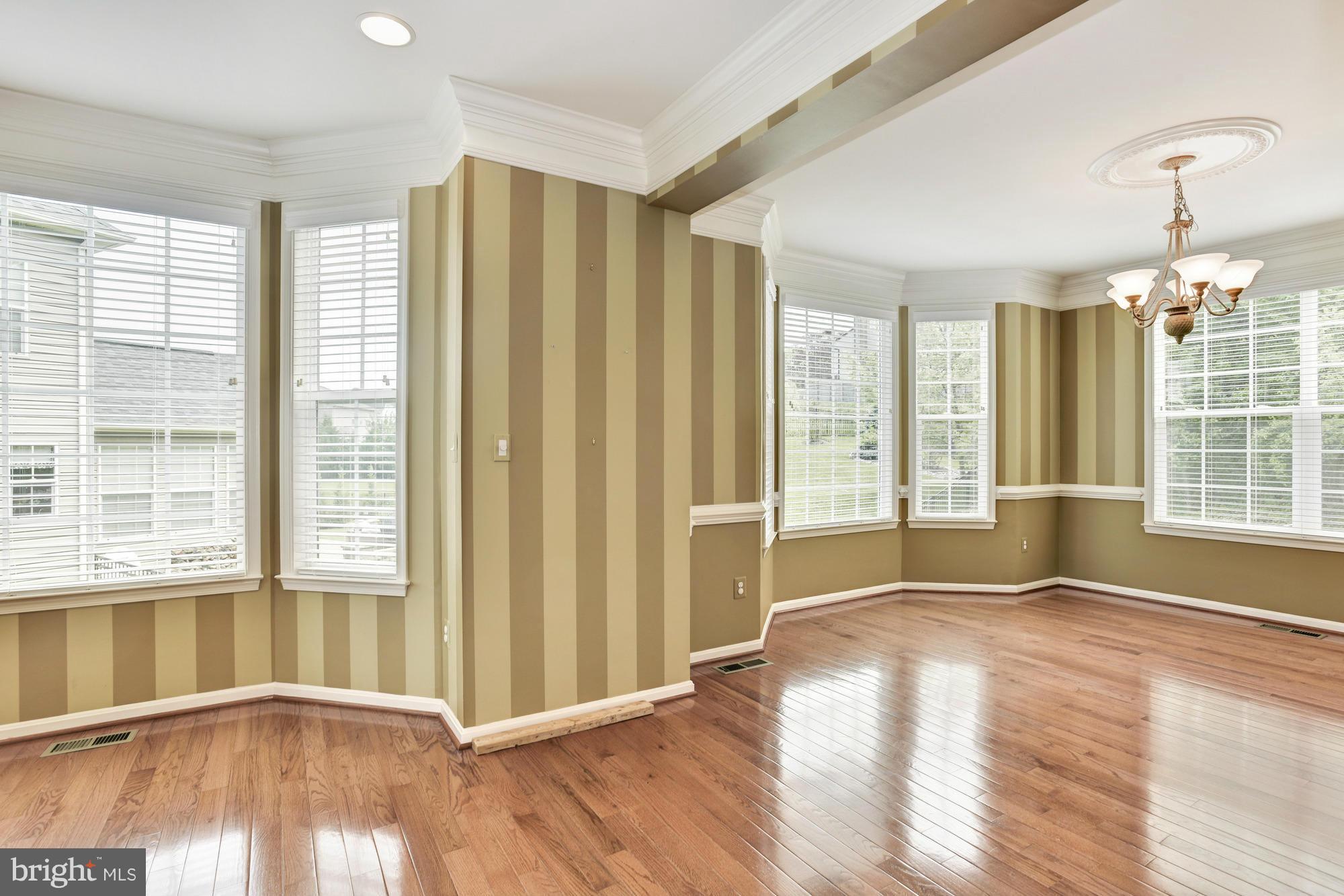6909 Granite Ridge Court Baltimore, MD 21209 - Photo 4 of 30 Dining Room