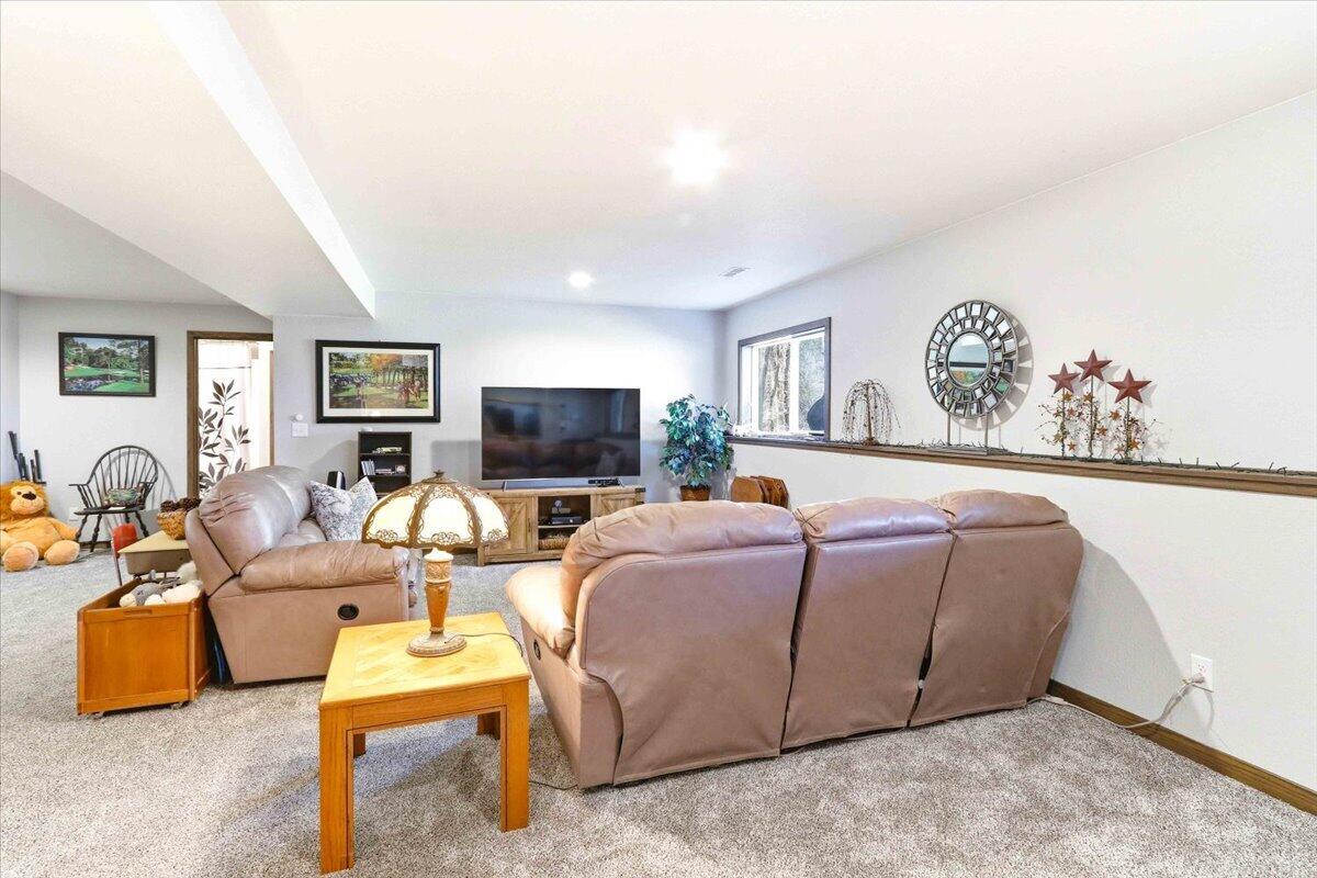 N13703 Canar Road Trempealeau, WI 54661 - Photo 39 of 104 Family Room