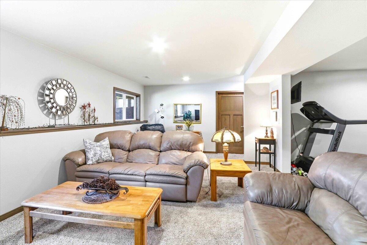 N13703 Canar Road Trempealeau, WI 54661 - Photo 42 of 104 Family Room