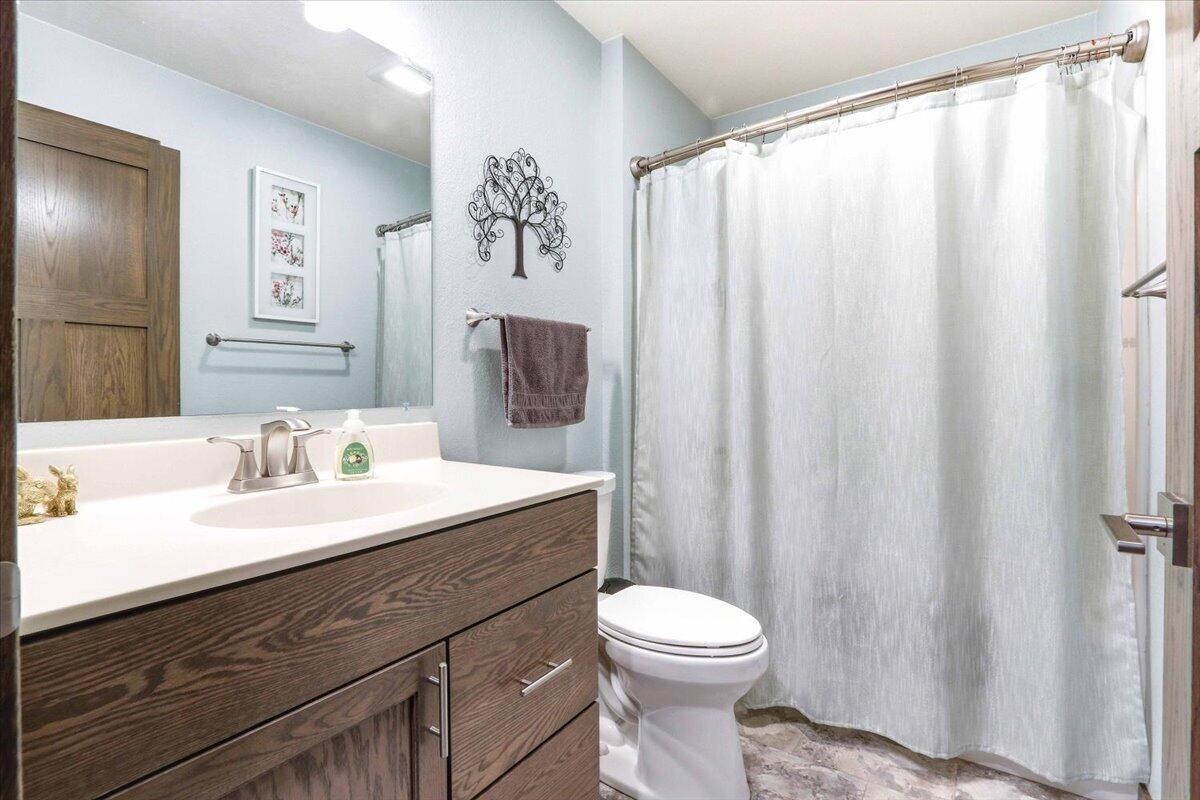 N13703 Canar Road Trempealeau, WI 54661 - Photo 50 of 104 Main Bathroom