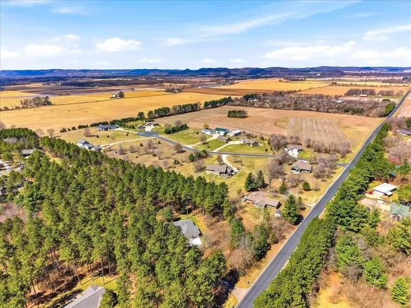 $520,000 | N13703 Canar Road, Trempealeau, WI 54661